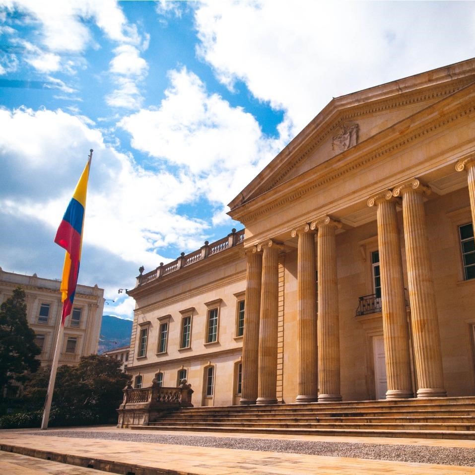 Cien Años de Legado: Funeraria Betancur y el Reconocimiento Presidencial!